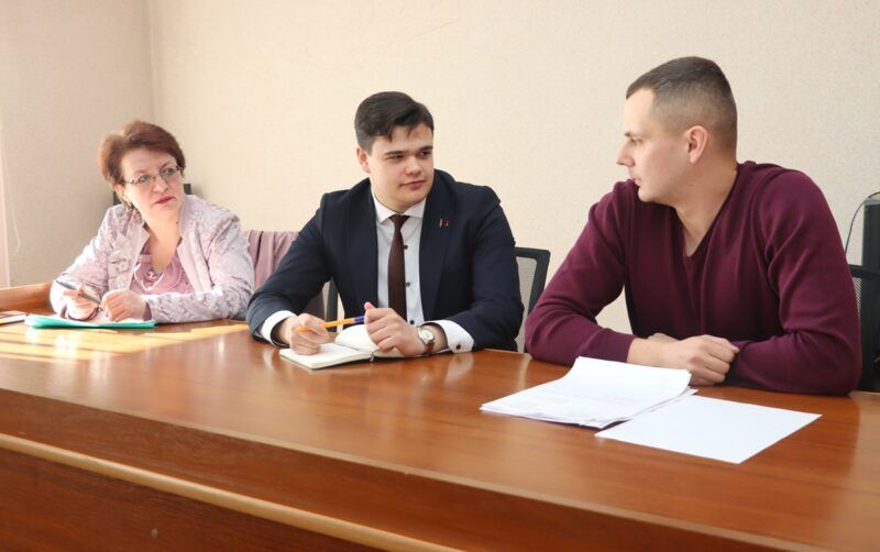 На профсоюзный правовой приём обратился специалист по работе с клиентами Игорь Качанович